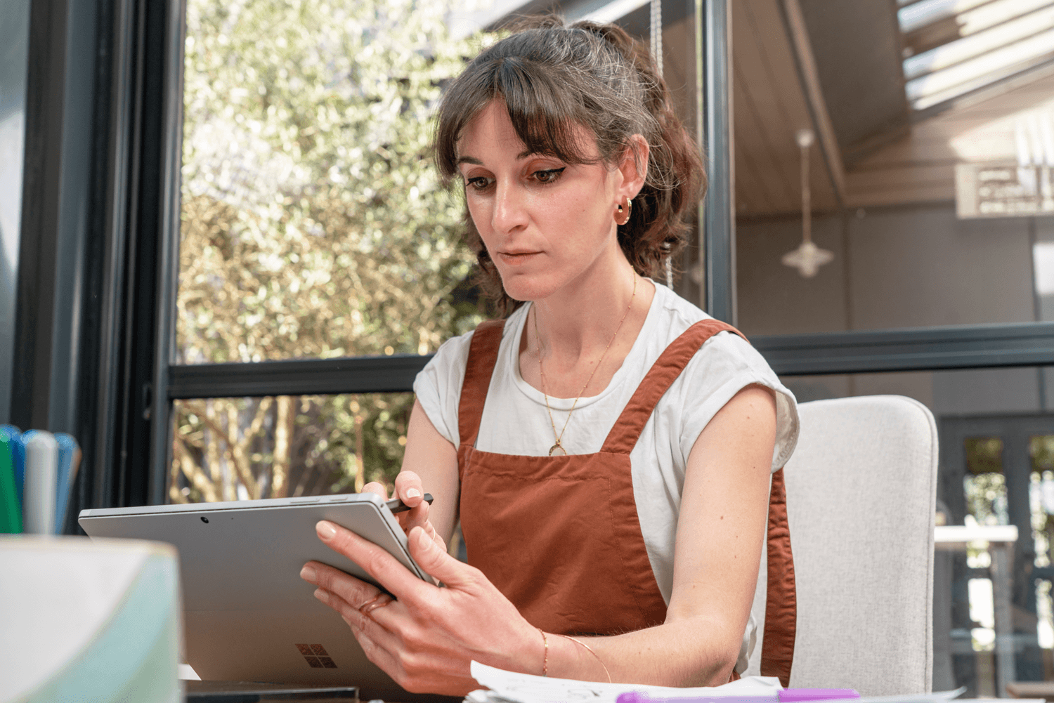 Ordinateur de graphiste qui a comme compétence l'animation vidéo